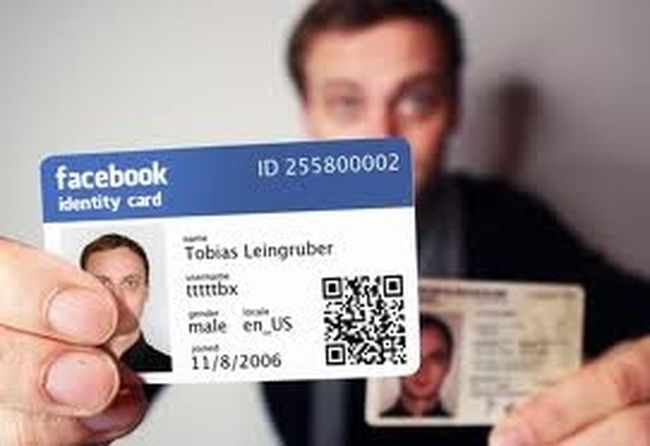 Facebook ζητά την ταυτότητα χρηστών