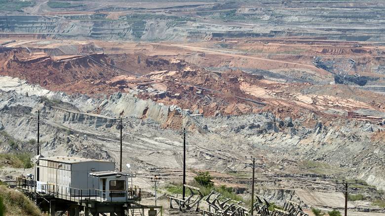 Με μπόνους 15.000 ευρώ από τη ΔΕΗ η αποχώρηση 113 εργαζομένων από το ορυχείο του Αμυνταίου
