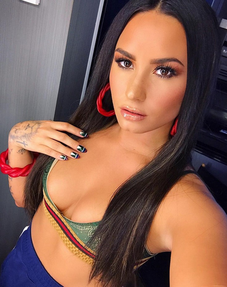 Η όμορφη και σέξι Demi Lovato