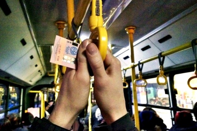 Δωρεάν από σήμερα οι άνεργοι στα λεωφορεία του ΟΑΣΘ