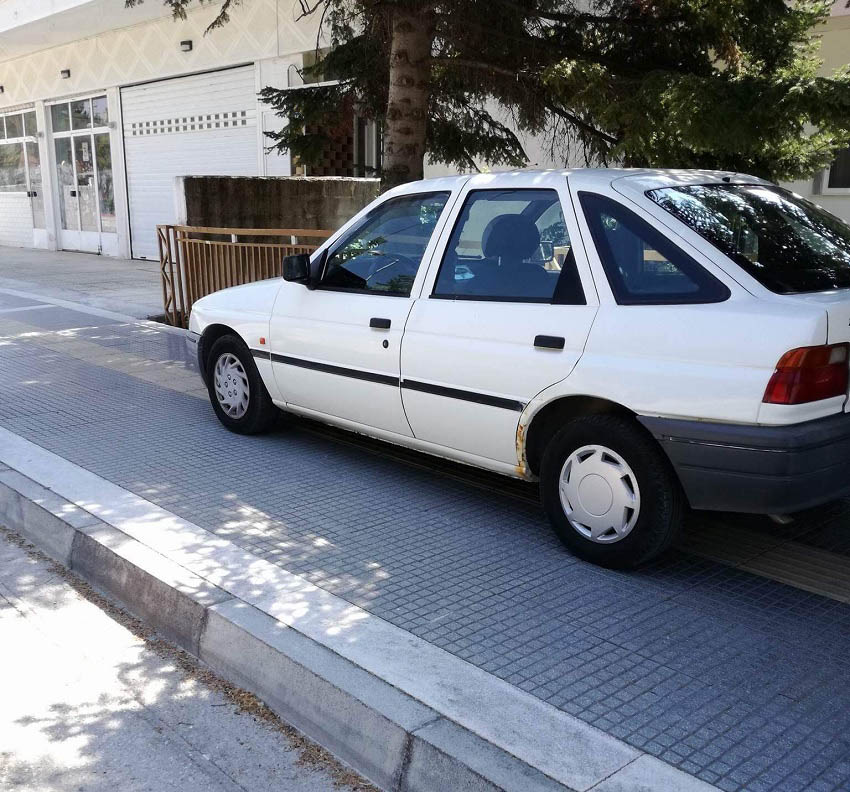 Συνεχίζονται σε καθημερινή βάση τα παράνομα παρκαρίσματα στην Πτολεμαίδα