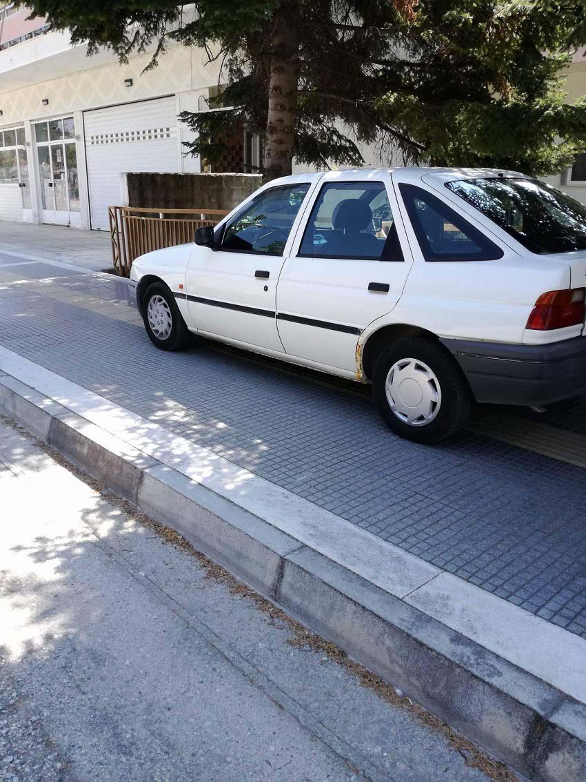 Συνεχίζονται σε καθημερινή βάση τα παράνομα παρκαρίσματα στην Πτολεμαίδα