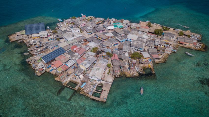 Στο πιο πυκνοκατοικημένο νησί στον κόσμο επικρατεί κυριολεκτικά το αδιαχώρητο