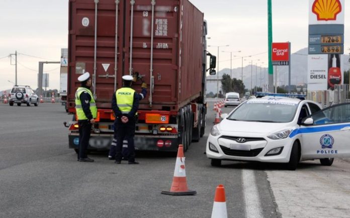 Λάρισα: Νεκρός άνδρας εντοπίστηκε ημίγυμνος μέσα σε νταλίκα σε χώρο στάθμευσης