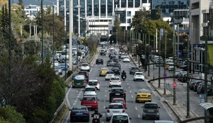 Χατζηδάκης για ανασφάλιστα αυτοκίνητα και τέλη κυκλοφορίας, όσα αλλάζουν