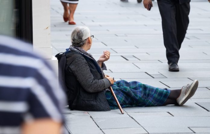 Αυξάνονται οι επαίτες κατά την εορταστική περίοδο