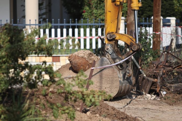 Λάρισα: Κινητοποίηση της ΕΛ.ΑΣ. μετά τον εντοπισμό οβίδας – ΦΩΤΟ