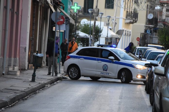 Συνελήφθησαν 2 άτομα για διακίνηση ναρκωτικών στο κέντρο της Αθήνας – Βρέθηκε χρηματοκιβώτιο με 41.000 ευρώ