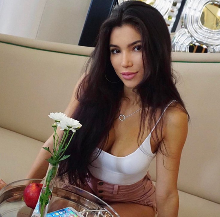 Η Sveta Bilyalova και οι μοναδικές καμπύλες της