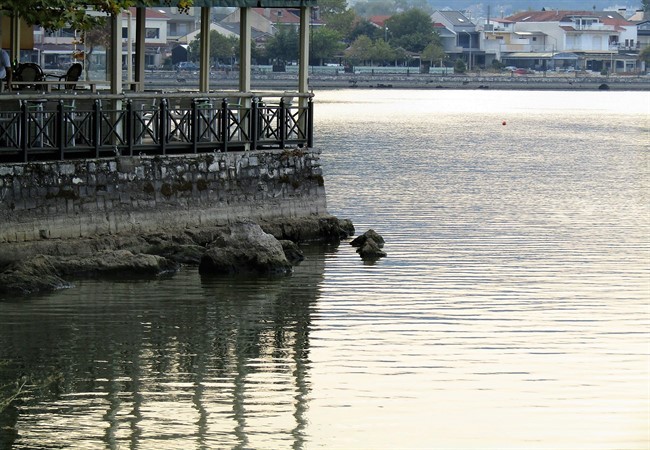 «Στέγνωσε» η λίμνη των Ιωαννίνων