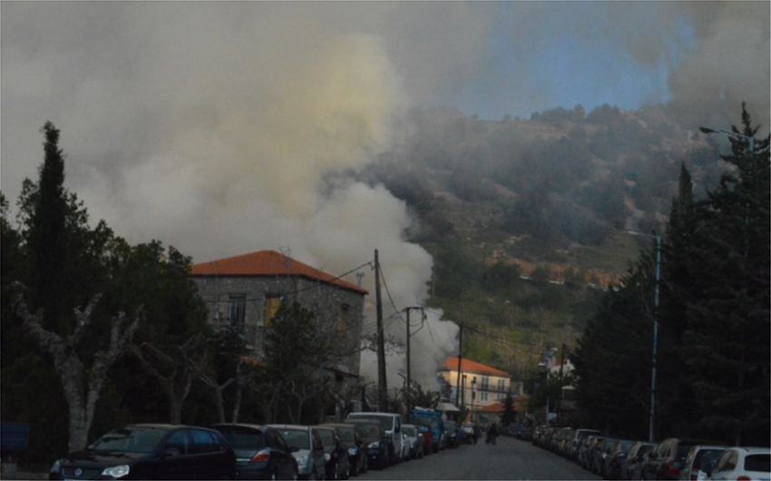 Η Αράχωβα χάθηκε στους καπνούς από το ψήσιμο των αρνιών