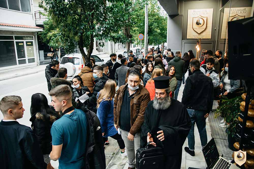 Έναρξη με αγιασμό και μικρό πάρτι στο ΙΕΚ VOLTEROS - Δεκάδες σπουδαστές, Dj, Bartenders και αισιοδοξία για τη νέα χρονιά (Φωτογραφίες)