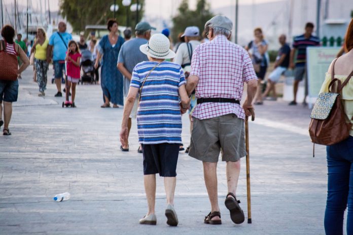 Μέχρι το 2050 το 35% του πληθυσμού στην Ελλάδα θα είναι συνταξιούχοι – Σοκάρουν τα στοιχεία