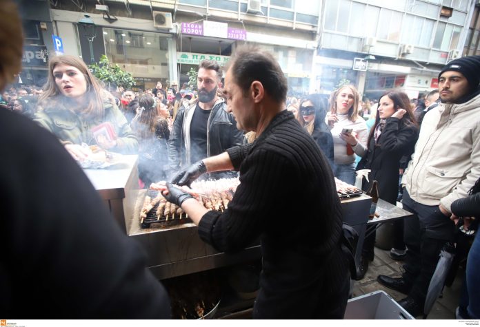 Θεσσαλονίκη: Μια απέραστη ψησταριά η πόλη παραμονή Χριστουγέννων