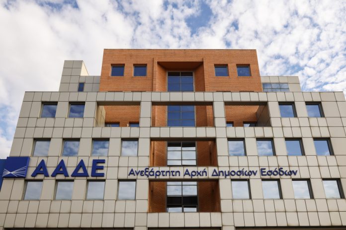 Δεκάδες χιλιάδες «ραβασάκια» από την ΑΑΔΕ για τα POS