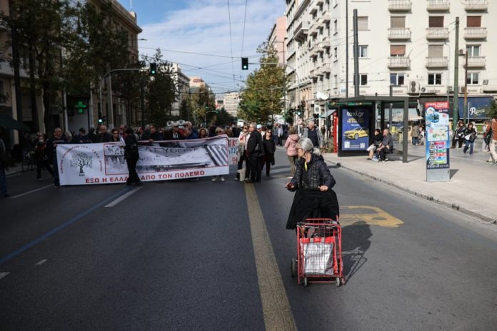 Στον αέρα οι συντάξεις χηρείας – Τρία σενάρια για τις μειώσεις