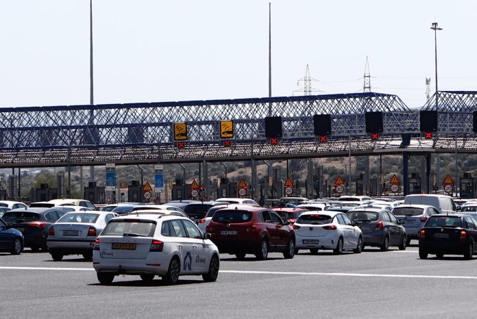 Επιστρέφουν σήμερα οι εκδρομείς του Πάσχα