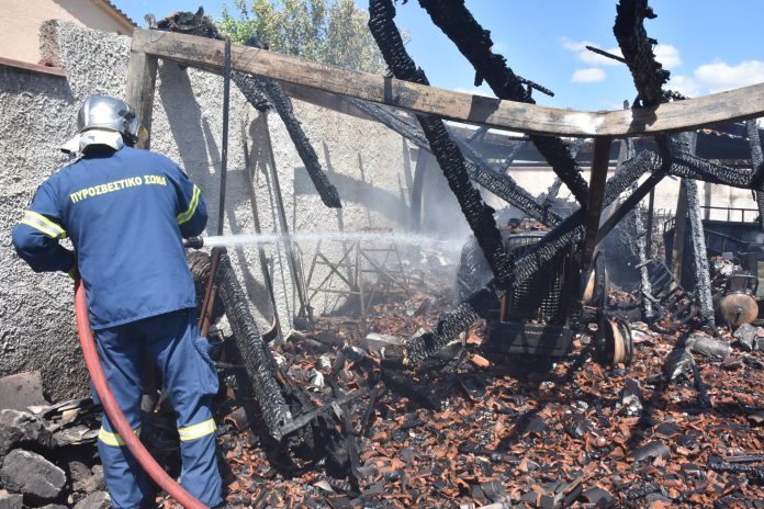 Ηλεία: Στο νοσοκομείο Πύργου πυροσβέστης που μετείχε στη κατάσβεση της φωτιάς