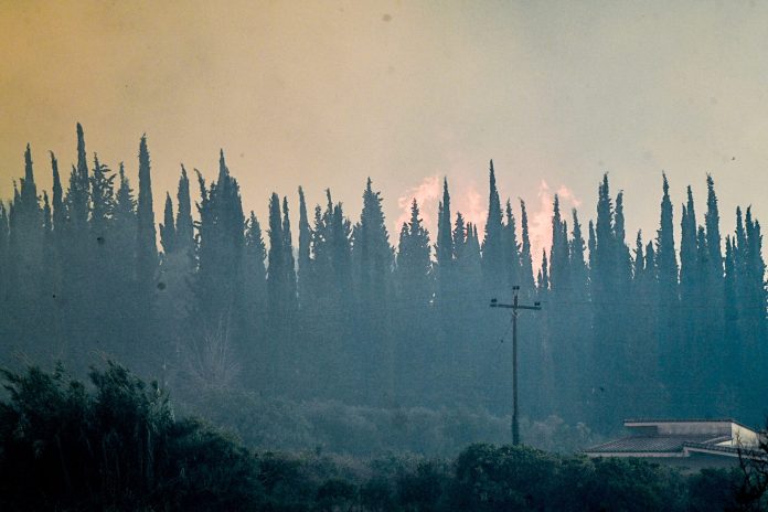 Φωτιά στην περιοχή Κάτω Σακτούρια Ρεθύμνου – Ήχησε το 112, «παραμείνετε σε ετοιμότητα»