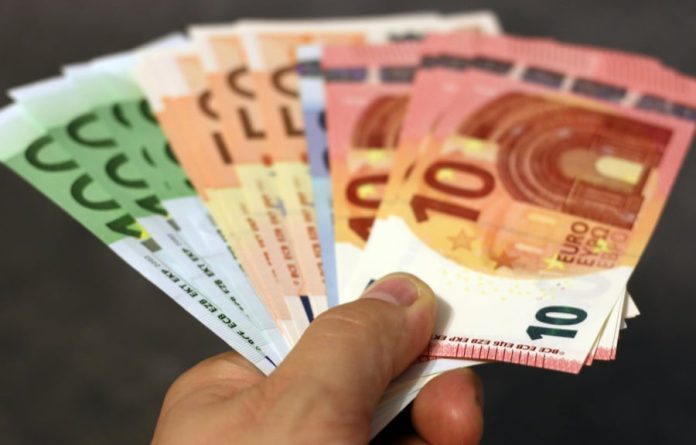 Ψηφιακά Εργαλεία ΜμΕ: Ποιοι δικαιούνται vouchers από 630 ευρώ, μέχρι πότε οι αιτήσεις