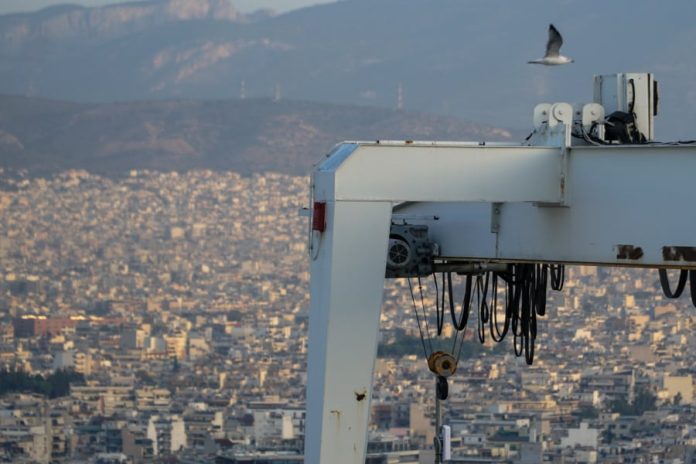 Εκτός σχεδίου δόμηση και πολυκατοικίες με μπόνους σε αδιέξοδο