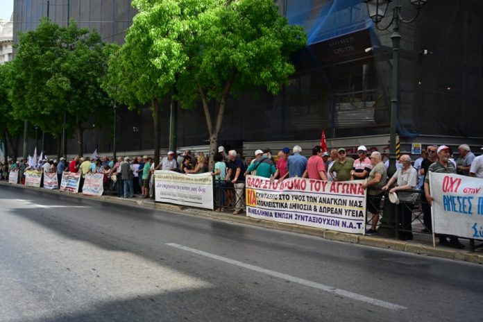 Ερχεται νέα αύξηση ορίων ηλικίας - Ποιοι δυσκολεύονται να βγουν στη σύνταξη