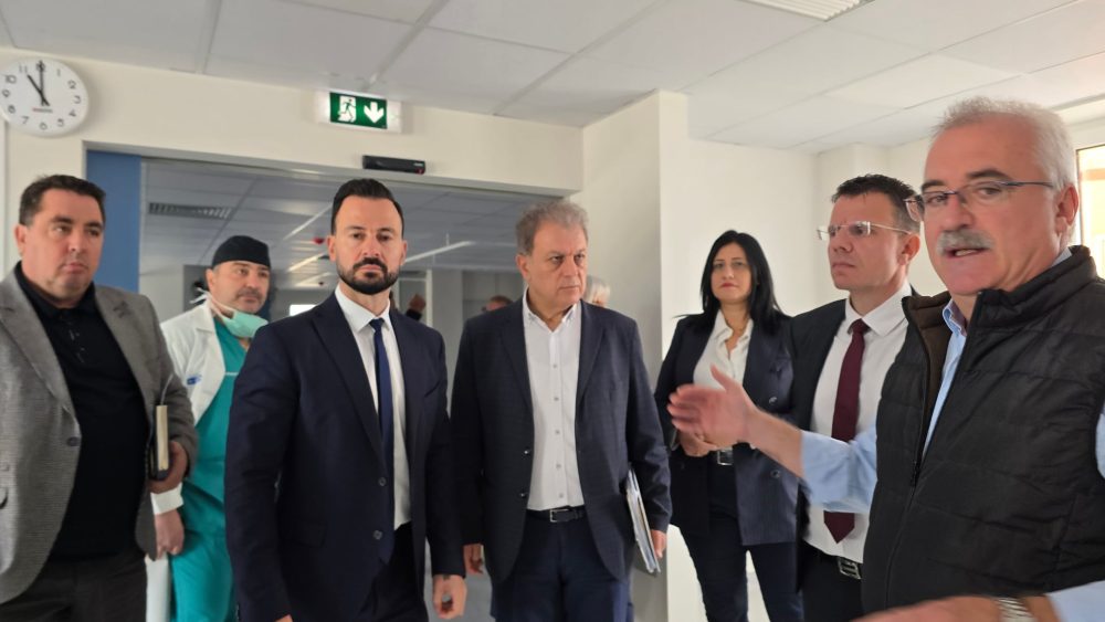 Στο «Μποδοσάκειo» Νοσοκομείο ο Περιφερειάρχης Γιώργος Αμανατίδης και ο Διοικητής της 3ης ΥΠΕ Δημήτρης Τσαλικάκης Στο «Μποδοσάκειo» Νοσοκομείο ο Περιφερειάρχης Γιώργος Αμανατίδης και ο Διοικητής της 3ης ΥΠΕ Δημήτρης Τσαλικάκης