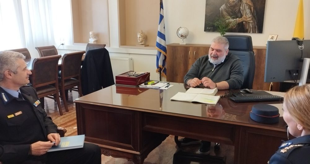 Εθιμοτυπική επίσκεψη του Διοικητή των Πυροσβεστικών Ακαδημιών Ελλάδας Υποστράτηγου Π.Σ. Παναγιώτη Κυπριωτέλλη στον Δήμαρχο Εορδαίας Εθιμοτυπική επίσκεψη του Διοικητή των Πυροσβεστικών Ακαδημιών Ελλάδας Υποστράτηγου Π.Σ. Παναγιώτη Κυπριωτέλλη στον Δήμαρχο Εορδαίας