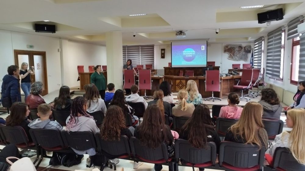 Υποδοχή μαθητών του 5ου Γυμνασίου Πτολεμαΐδας και αποστολής Erasmus από την Ολλανδία στον Δήμο Εορδαίας Υποδοχή μαθητών του 5ου Γυμνασίου Πτολεμαΐδας και αποστολής Erasmus από την Ολλανδία στον Δήμο Εορδαίας