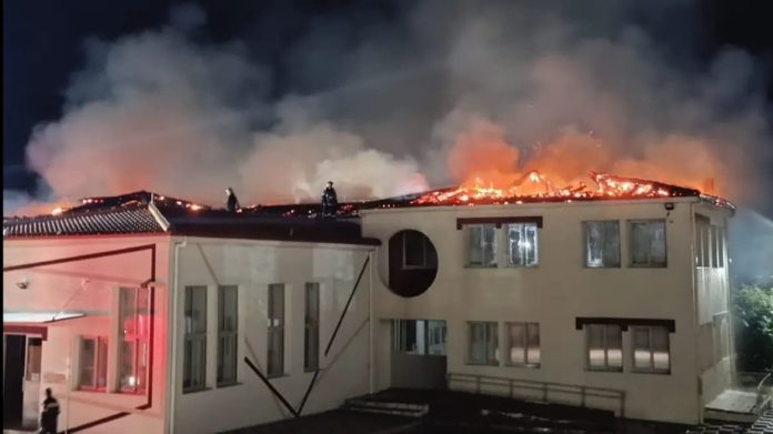 Σέρρες: Κατασβέστηκε η φωτιά στο Δημοτικό Σχολείο Νέου Σουλίου – ΒΙΝΤΕΟ