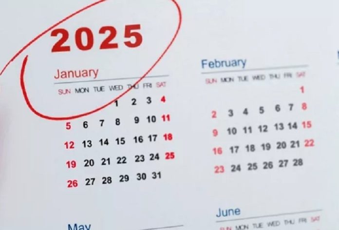 Όλες οι αργίες του 2025 – Τα τριήμερα και τα τετραήμερα που προκύπτουν