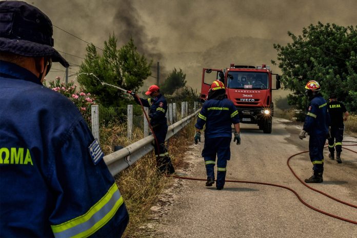 Σε πύρινο κλοιό και σήμερα η χώρα: 54 φωτιές το τελευταίο 24ωρο – 3 συλλήψεις