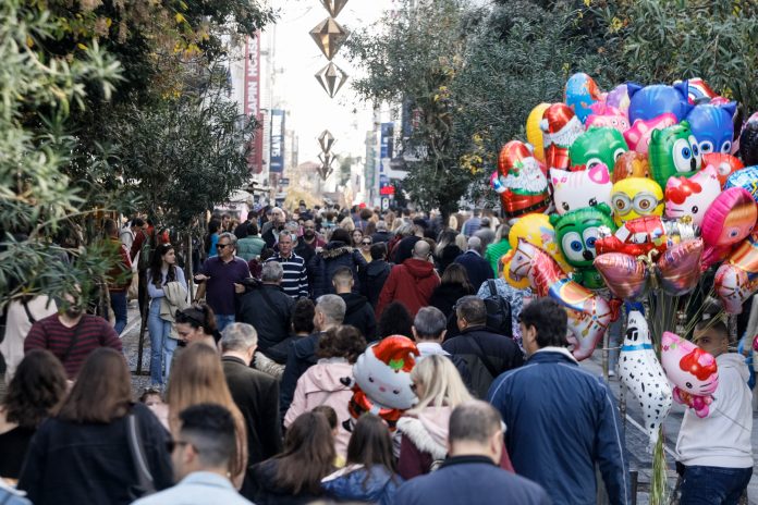 Εορταστικό ωράριο: Ανοιχτά σήμερα τα σούπερ μάρκετ – Τι ώρα κλείνουν τα μαγαζιά