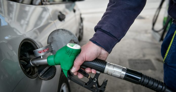 Fuel Pass 2: Πότε κλείνει η πλατφόρμα των αιτήσεων για το επίδομα βενζίνης