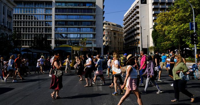 Credit Suisse: Ξεπερνά τα 900 δισ. δολάρια ο πλούτος στην Ελλάδα – Πώς μοιράζεται και ποιο είναι το χρέος του μέσου Έλληνα