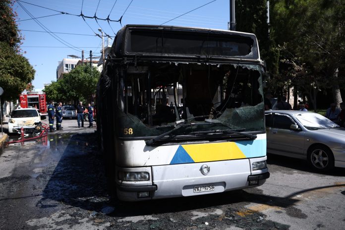 Μεταφορές: Έως το τέλος Ιουνίου το σύνολο του νέου στόλου των ηλεκτρικών λεωφορείων στους δρόμους της Αττικής