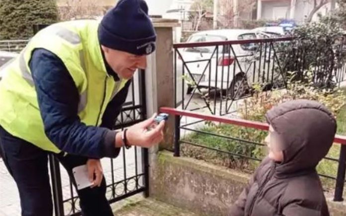 Παιδάκι Σέρρες αυτοκινητάκι αστυνομία