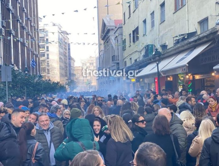 Θεσσαλονίκη: Σε μια απέραντη ψησταριά μετατράπηκε το κέντρο της πόλης  – ΦΩΤΟ και ΒΙΝΤΕΟ