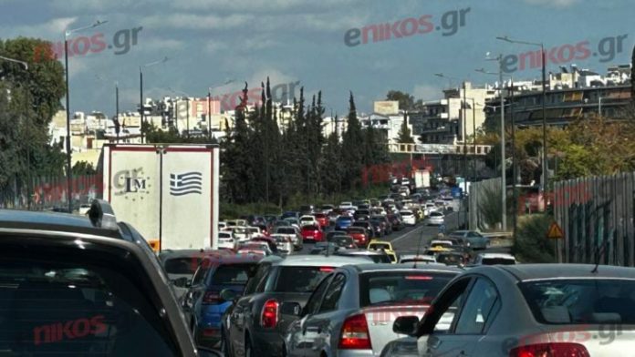 Τροχαίο και μεγάλο μποτιλιάρισμα στον Κηφισό – ΦΩΤΟ αναγνώστη