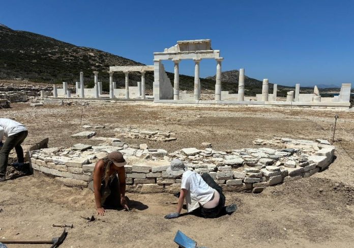 Ιερό του Απόλλωνα: Δείτε φωτογραφίες από τις ανασκαφές – Νέα ευρήματα στη θέση Μάντρα Δεσποτικού και στη νησίδα Τσιμηντήρι