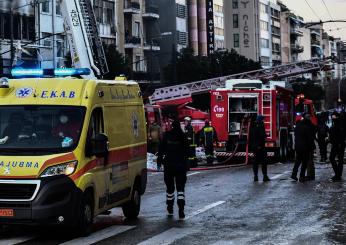 Νεκρή ηλικιωμένη γυναίκα έπειτα από φωτιά σε διαμέρισμα στο Παγκράτι