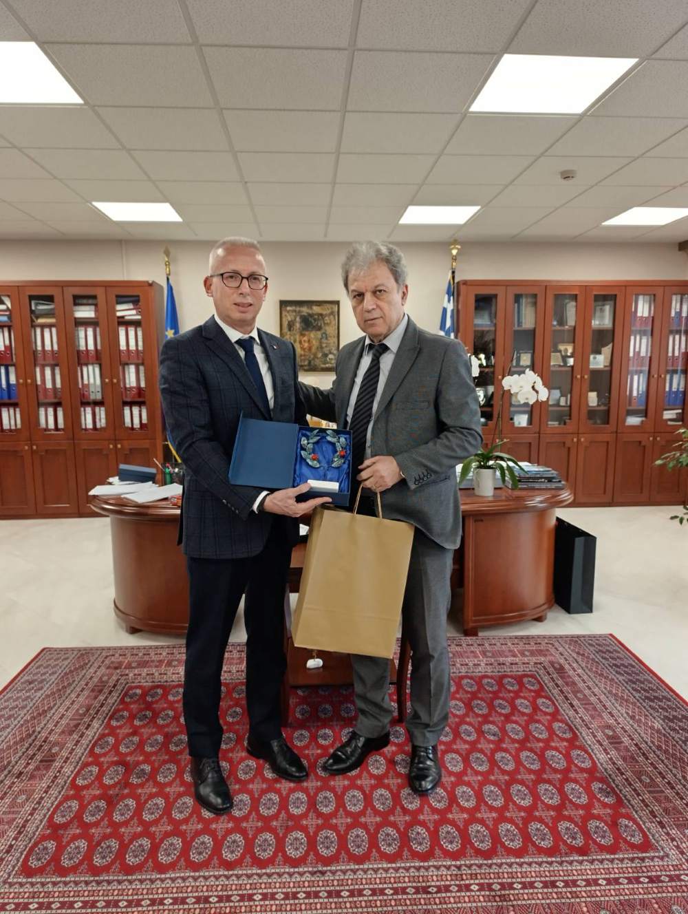 Συνάντηση εργασίας του Περιφερειάρχη με τον Δήμαρχο και τον Γενικό Πρόξενο της Ελλάδας στην Κορυτσά