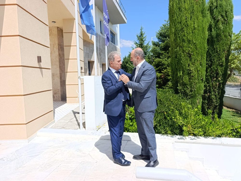 Συνάντηση του Περιφερειάρχη με τον Υφυπουργό Εθνικής Οικονομίας & Οικονομικών Συνάντηση του Περιφερειάρχη με τον Υφυπουργό Εθνικής Οικονομίας & Οικονομικών